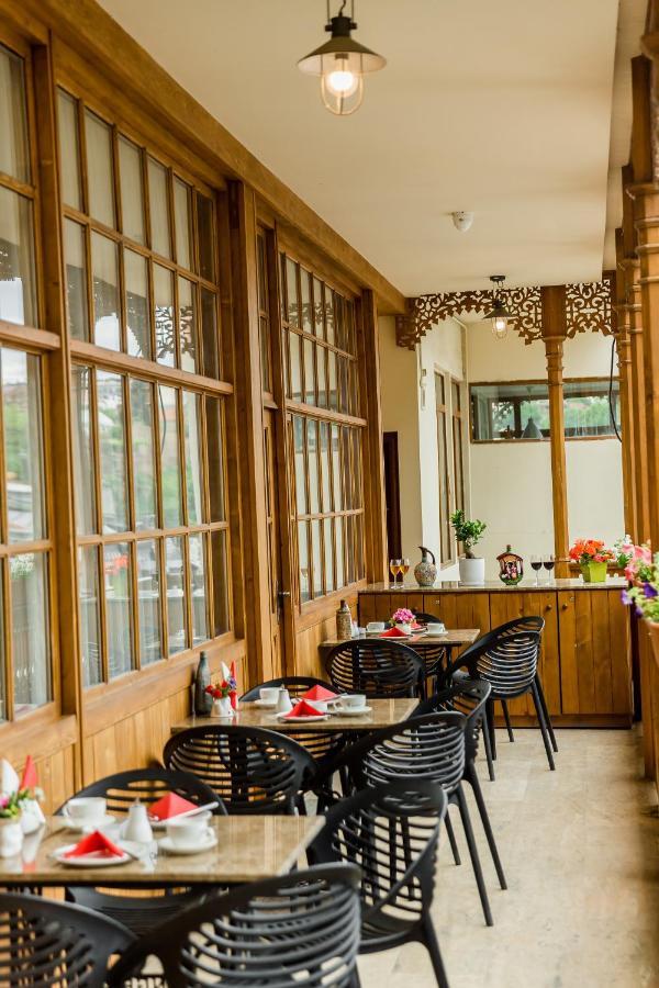 Rasta Maidan Hotel Tbilisi Esterno foto